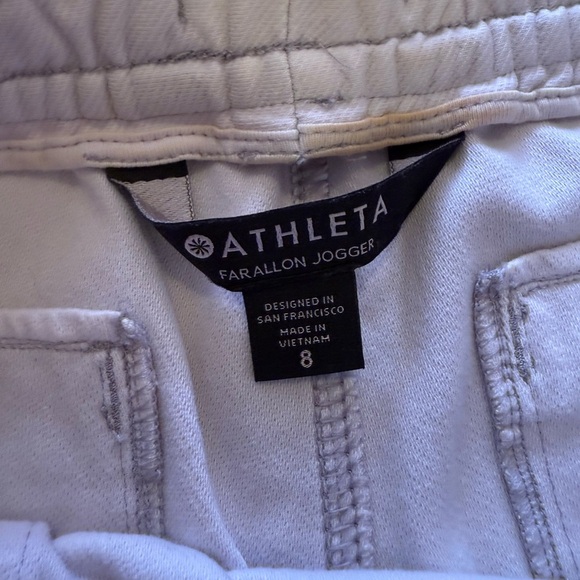 Athleta Farallon jogger pants 8 Light gray Tapered crop Elastic waist Pockets - Picture 4 of 16